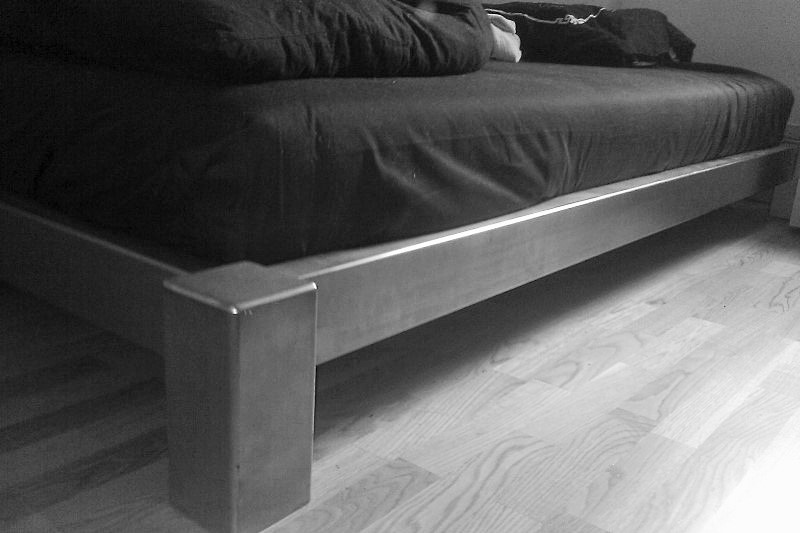 Bettgestell aus Metall