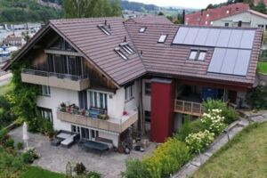 Kollektoren Winkler Solar integriert ins Solarsystem Jenni