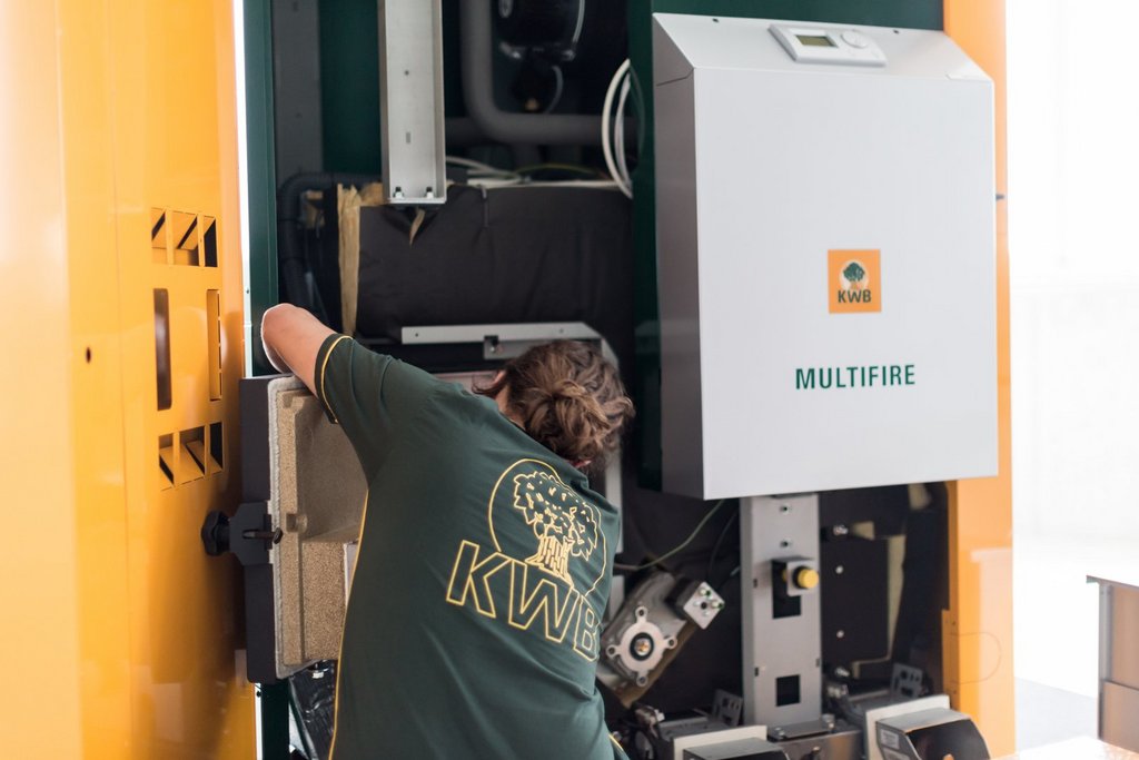 Heizungsinstallateur:in / Techniker:in für Holzheizungen