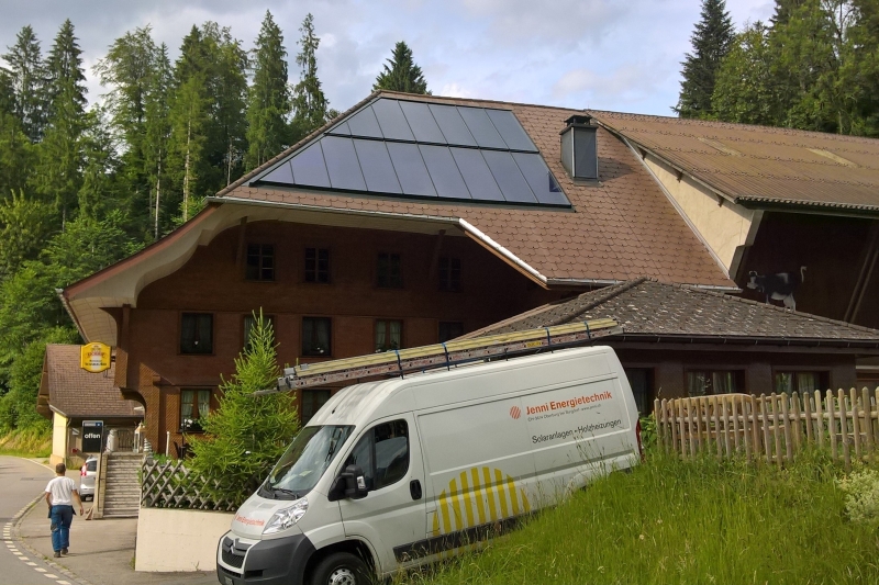 Kollektroren Winklar Solar integriert ins Solarsystem Jenni