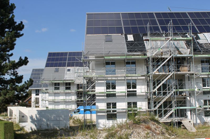 Häuser mit Sonnenkollektoren
