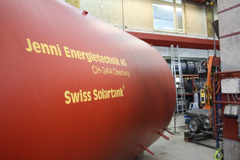 Rote Speicher Swiss Solartank
