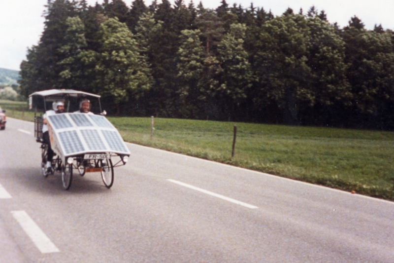 mit dem Solarmobil unterwegs an der Tour de Sol 1985